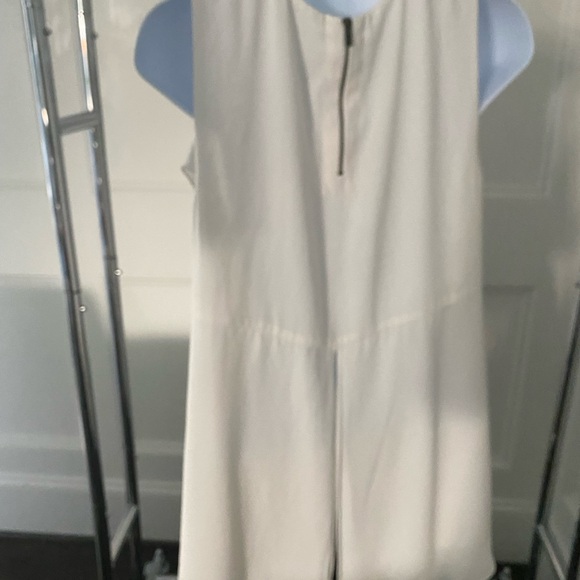 Neiman Marcus White Ruffle Sleeve Top - Picture 3 of 11